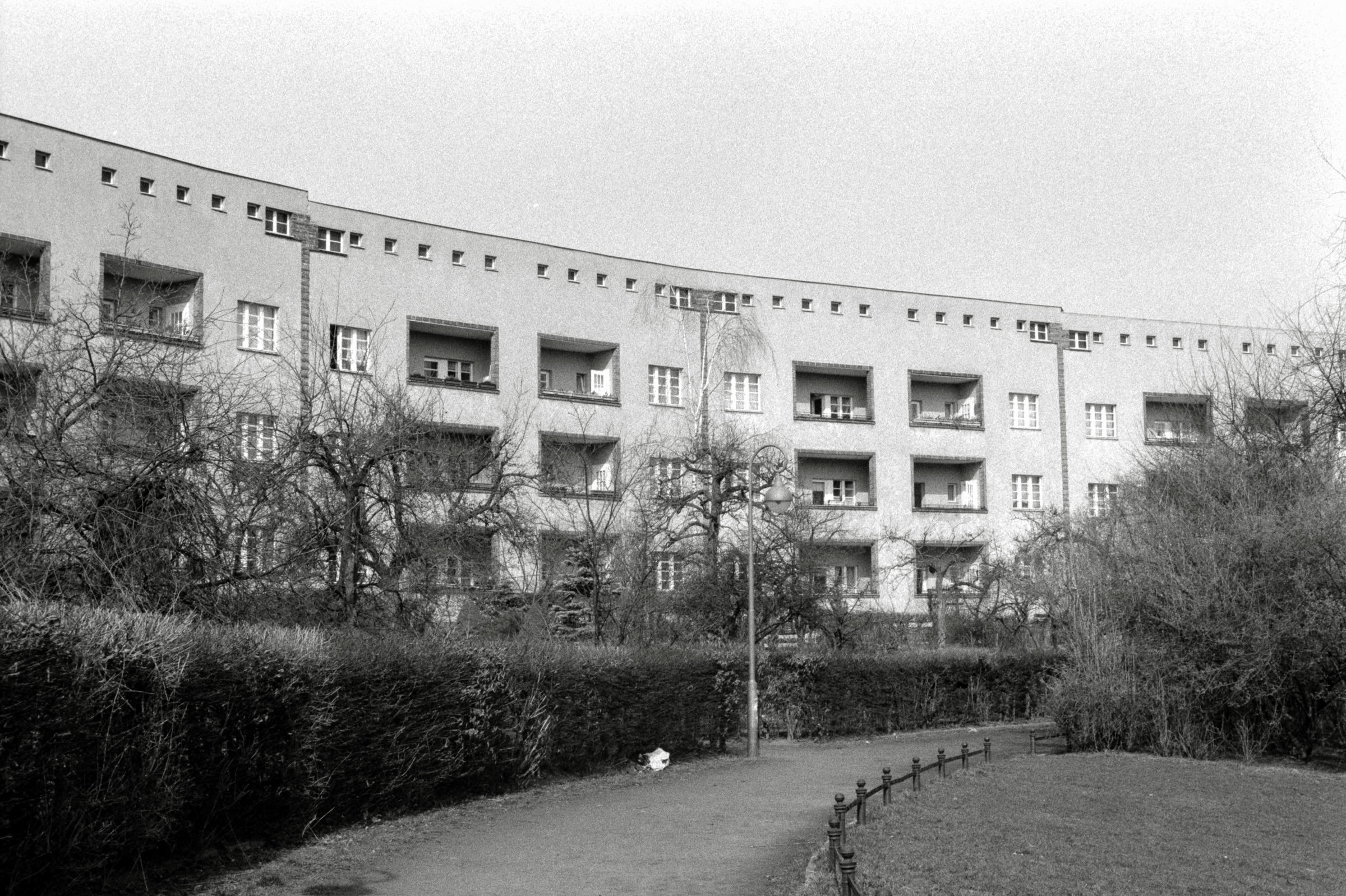 AHP F1993 03 007 sc240902 img12 NLP